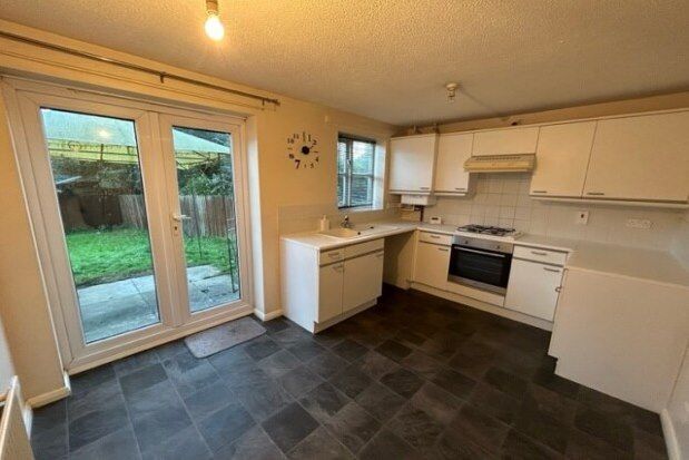 2 bed property to rent in Ardmore Close, Nottingham NG2, £988 pcm