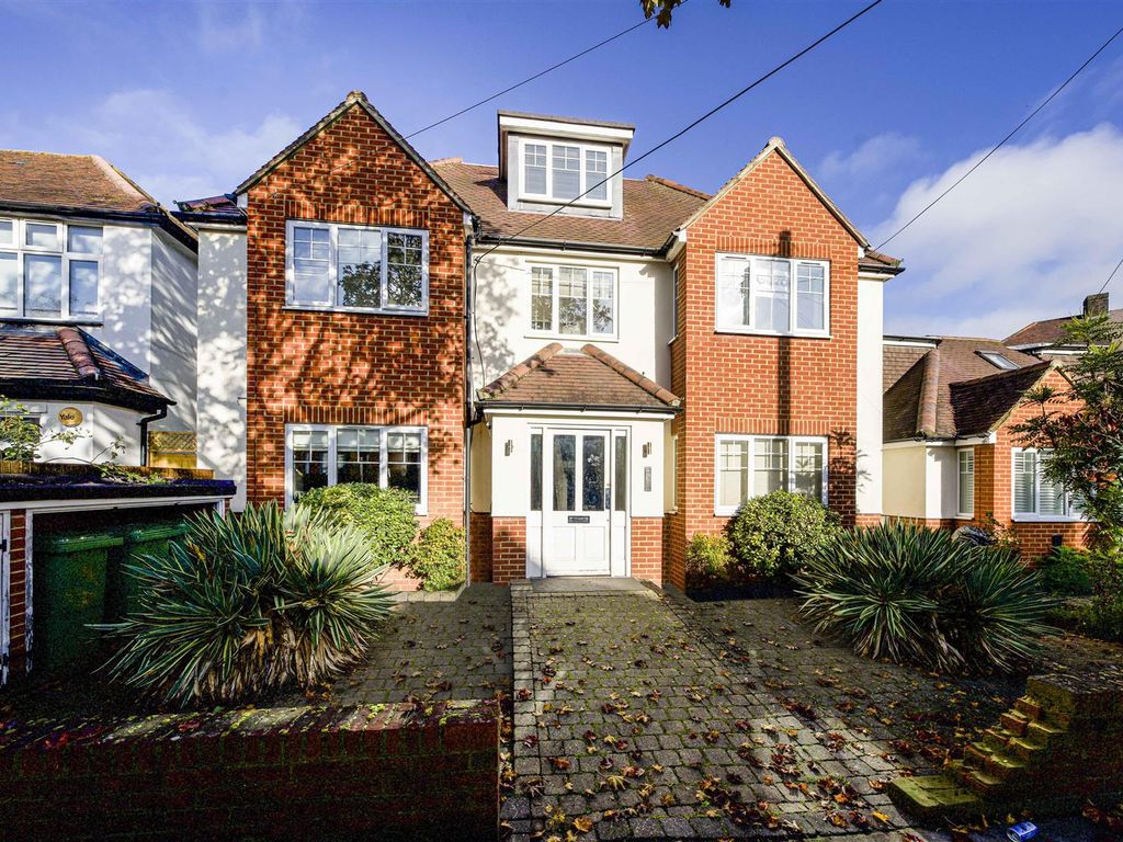 1 bed flat for sale in Chudleigh Road, Twickenham TW2, £325,000