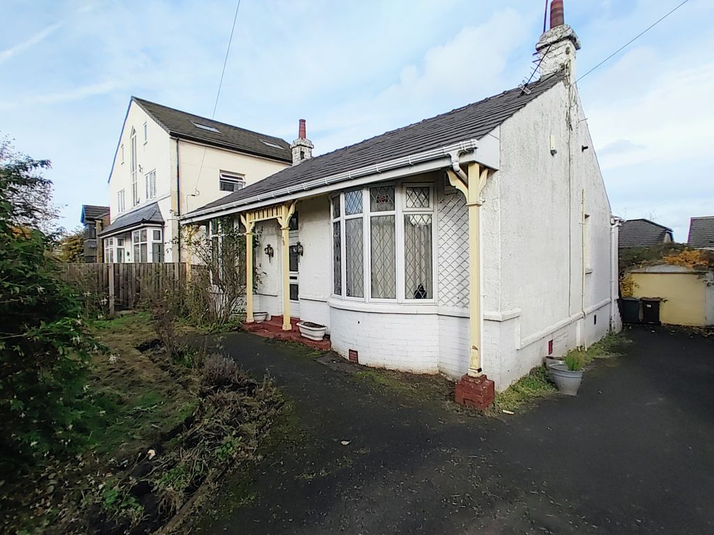 3 bed detached bungalow for sale in Hollybank Road, Bradford BD7, £250,000