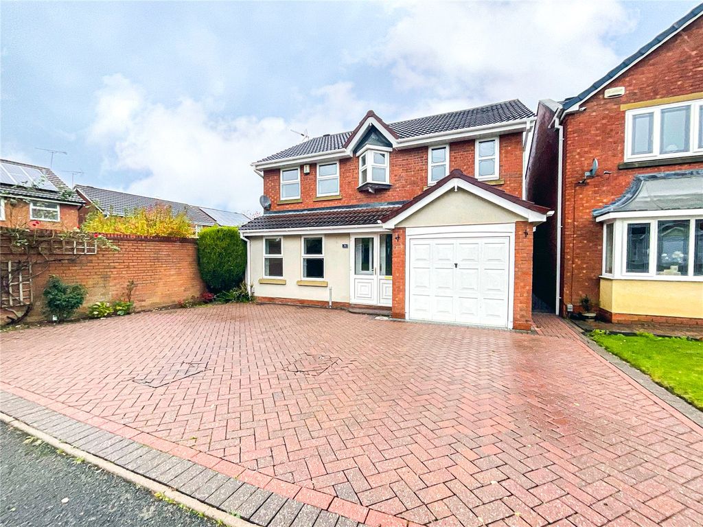 4 bed detached house for sale in Lakeland Drive, Wilnecote, Tamworth, Staffordshire B77, £355,000