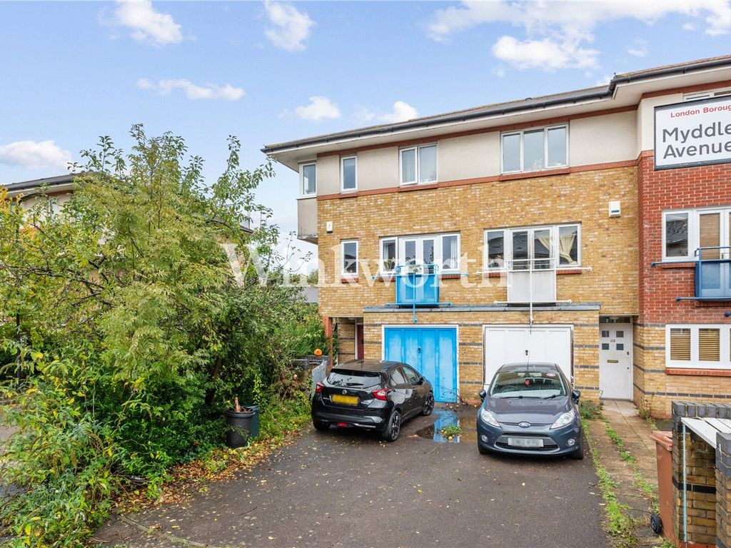 4 bed end terrace house for sale in Myddleton Avenue, London N4, £995,000