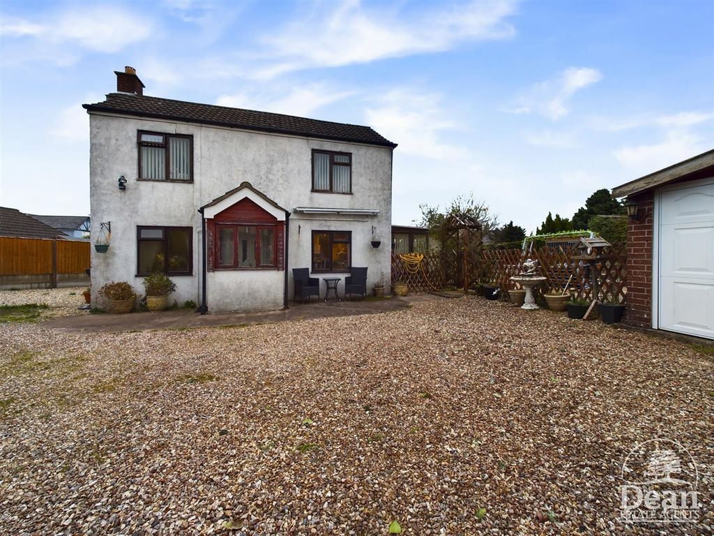 3 bed cottage for sale in Coverham Road, Berry Hill, Coleford GL16, £380,000