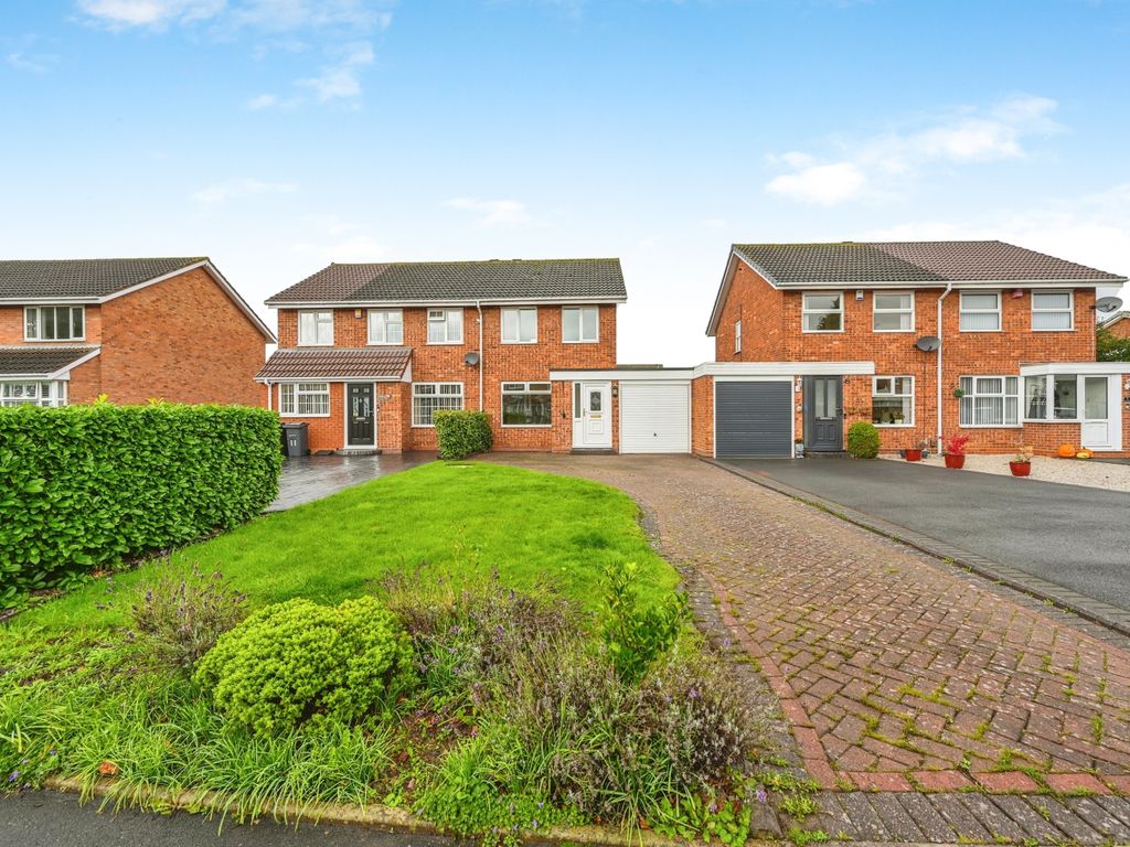 2 bed semi-detached house for sale in Lyneham Gardens, Sutton Coldfield B76, £250,000