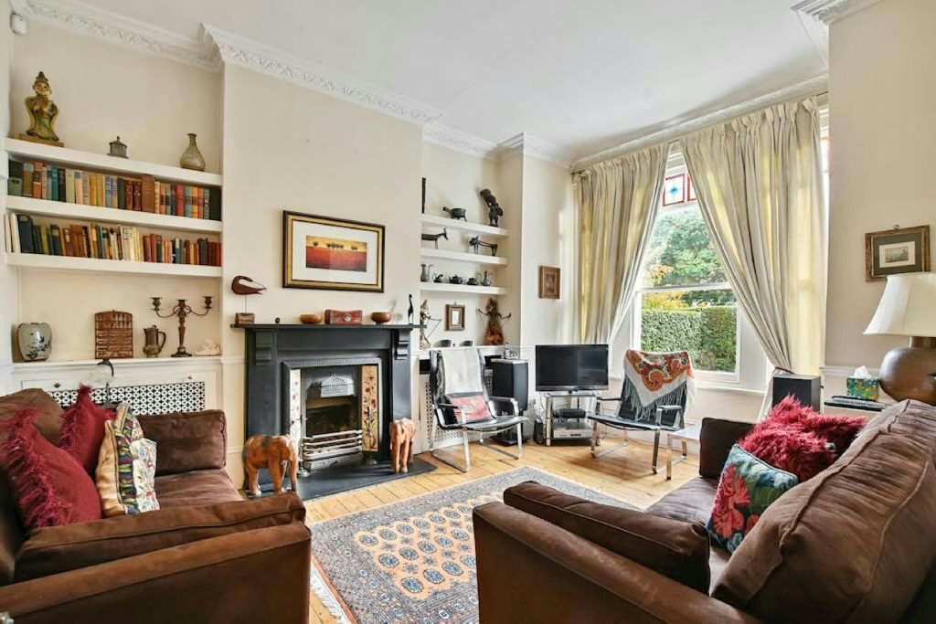 5 bed terraced house for sale in Gladsmuir Road, London N19, £1,425,000