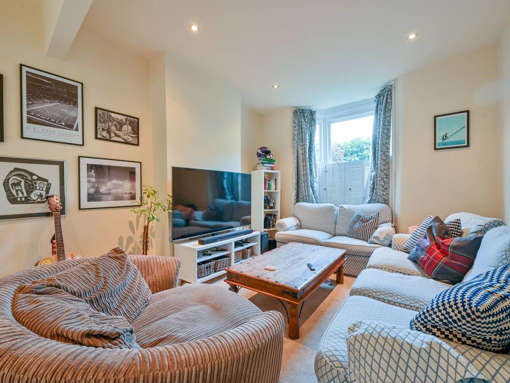 3 bed terraced house to rent in Aldensley Road, Brackenbury Village, London W6, £3,600 pcm