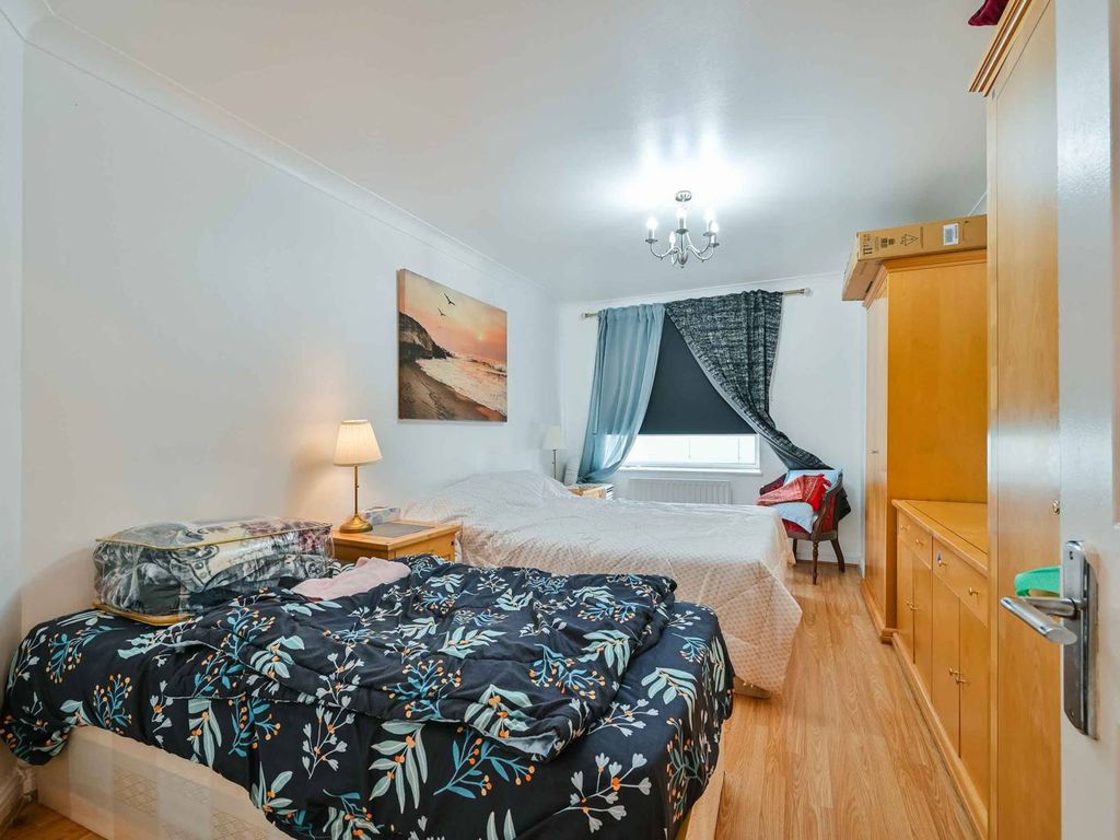 3 bed flat for sale in Royal Langford Apartments, St John's Wood, London NW6, £1,000,000