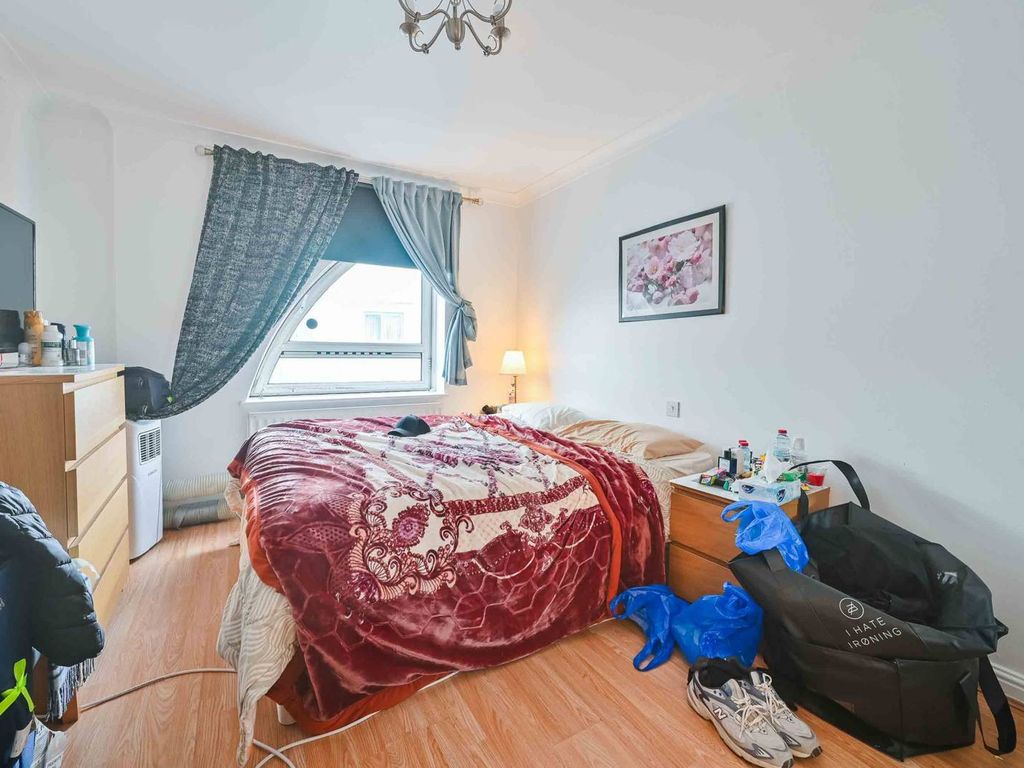 3 bed flat for sale in Royal Langford Apartments, St John's Wood, London NW6, £1,000,000