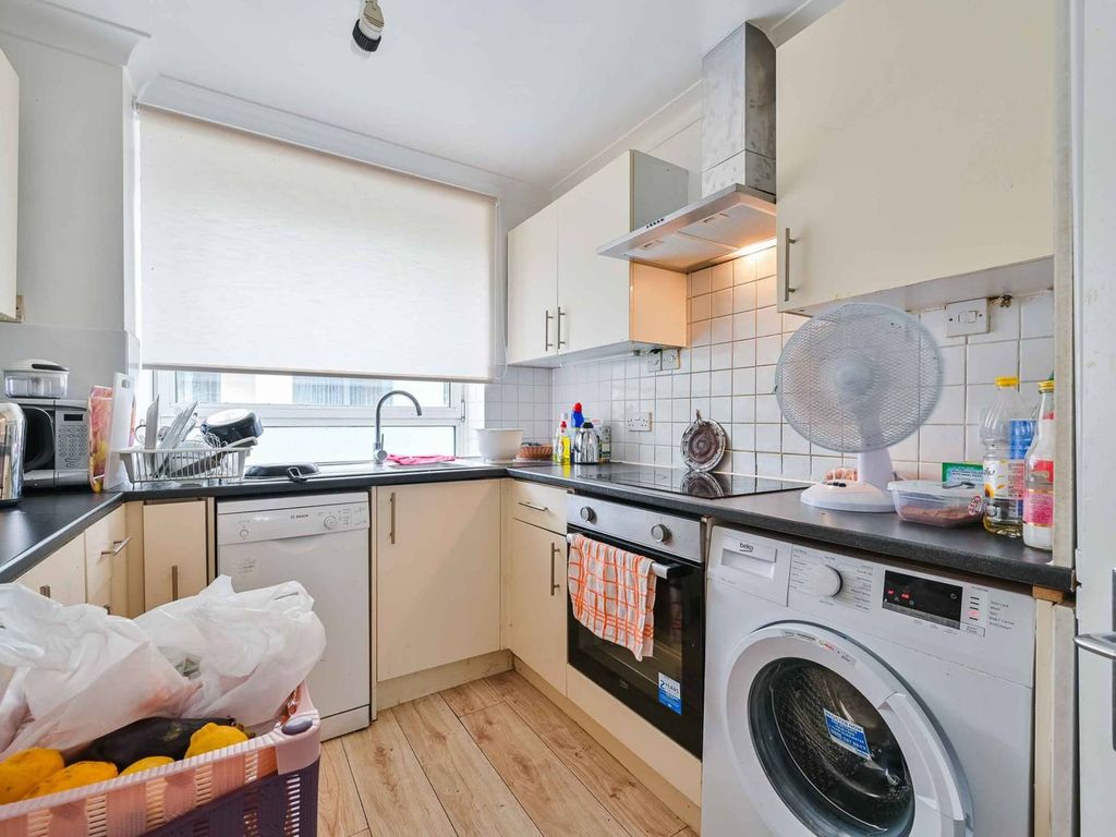 3 bed flat for sale in Royal Langford Apartments, St John's Wood, London NW6, £1,000,000