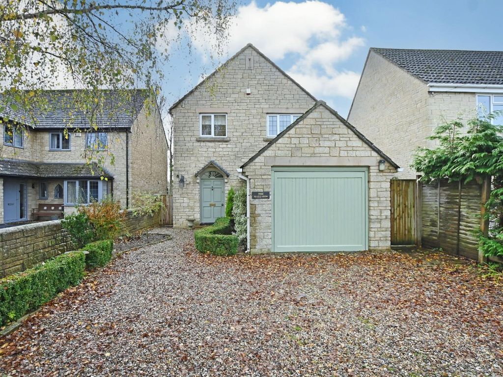 4 bed detached house to rent in Downington, Lechlade GL7, £2,000 pcm