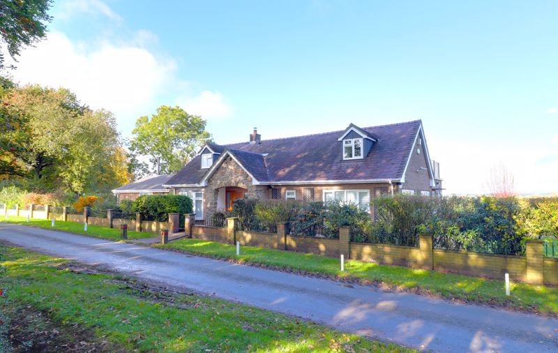 3 bed detached house for sale in Oldershaws Lane, High Offley, Staffordshire ST20, £850,000