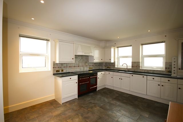 4 bed detached house to rent in Bwlch Y Gwynt Road, Llysfaen, Colwyn Bay LL29, £1,550 pcm