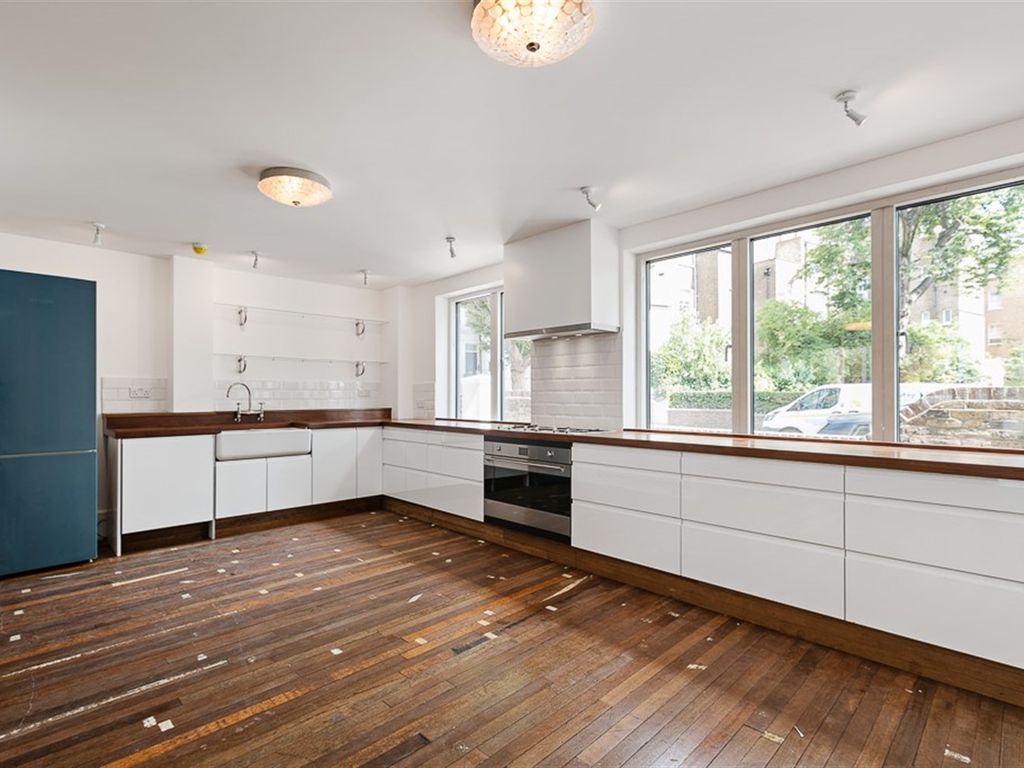 4 bed flat for sale in Cornwall Crescent, London W11, £3,800,000