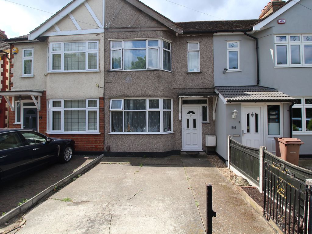 3 bed terraced house to rent in Wentworth Way, Rainham RM13, £1,900 pcm