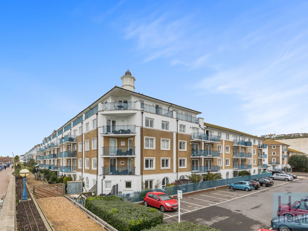 3 bed penthouse to rent in The Strand, Brighton Marina Village, Brighton BN2, £2,850 pcm