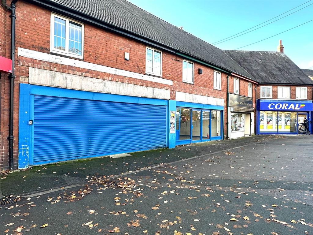 Retail premises to let in Middleton Park Circus, Middleton, Leeds LS10, £33,000 pa