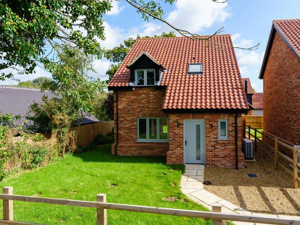 New home, 3 bed detached house for sale in Watton Road, Larling, Norwich NR16, £300,000