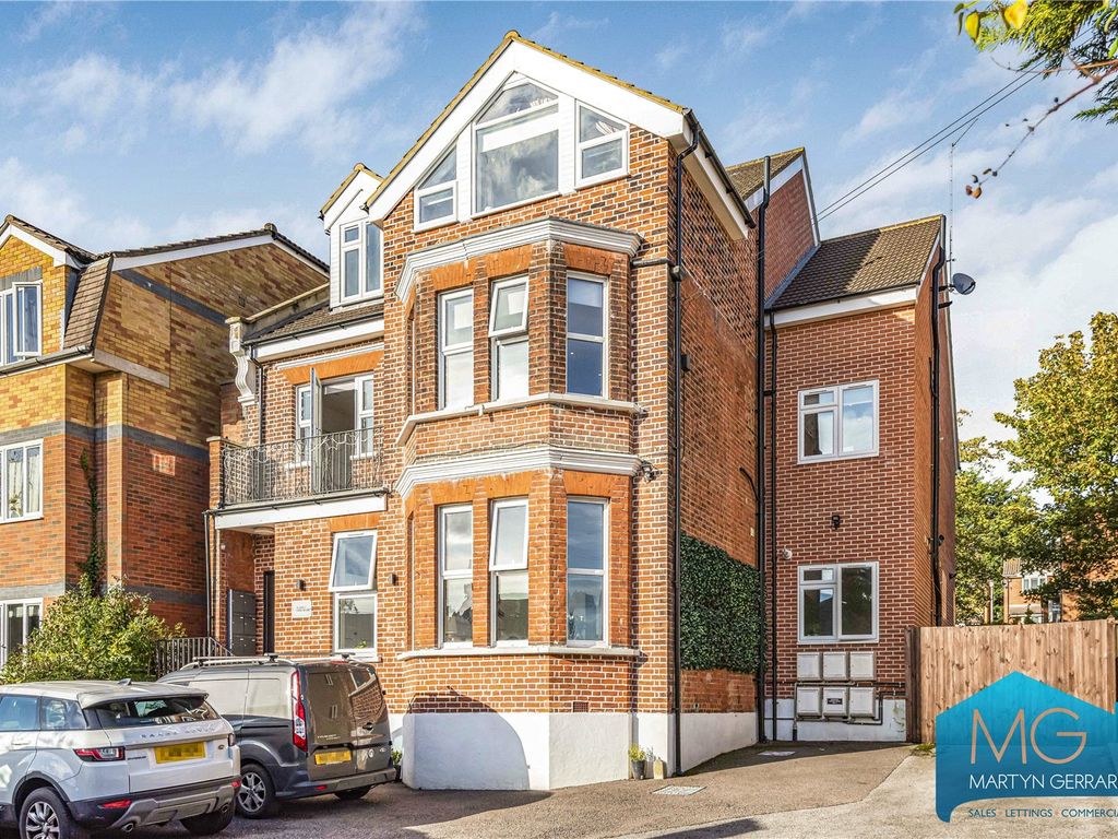 2 bed flat for sale in Park Road, New Barnet, Barnet EN4, £425,000