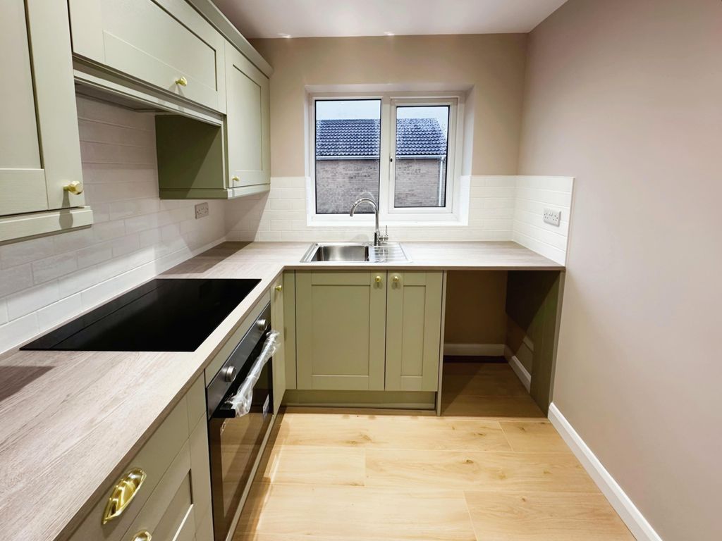 2 bed semi-detached bungalow to rent in Maple Close, Bracebridge Heath, Lincoln LN4, £850 pcm