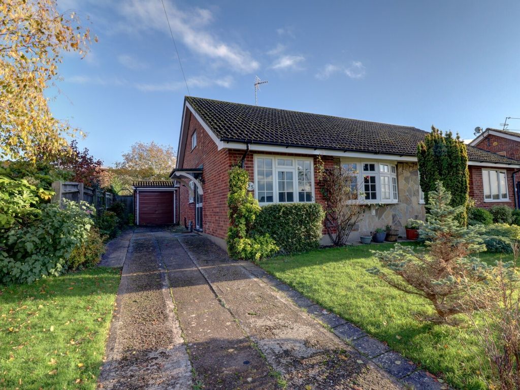 2 bed bungalow for sale in Dunsmore Avenue, Princes Risborough HP27, £435,000