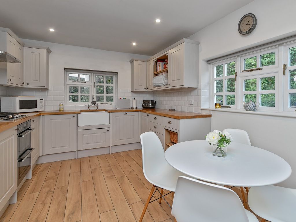 4 bed detached house for sale in High Street, Graveley, Hitchin, Hertfordshire SG4, £1,000,000