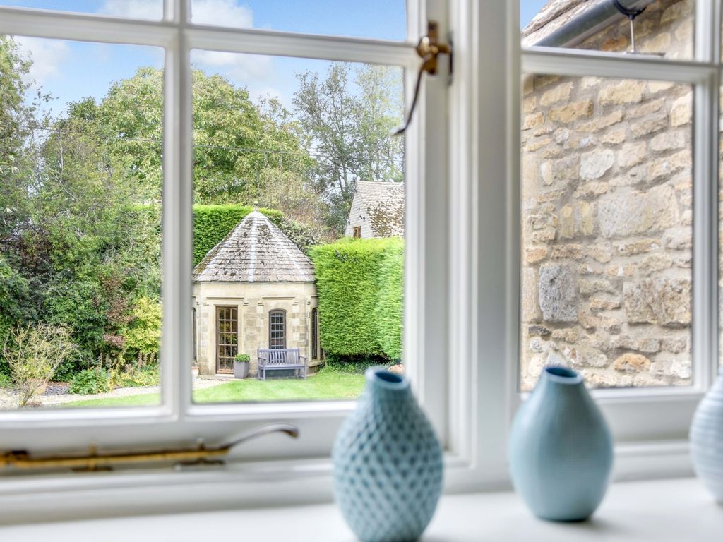 3 bed cottage for sale in Ampney Crucis, Cirencester GL7, £850,000