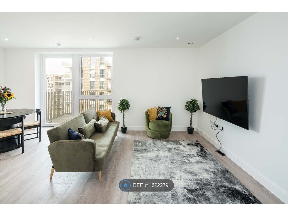 Room to rent in Caldon Boulevard, Wembley HA0, £1,450 pcm