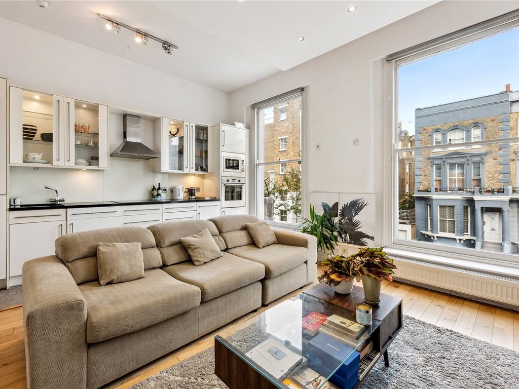 1 bed flat for sale in Chesterton Road, London W10, £595,000