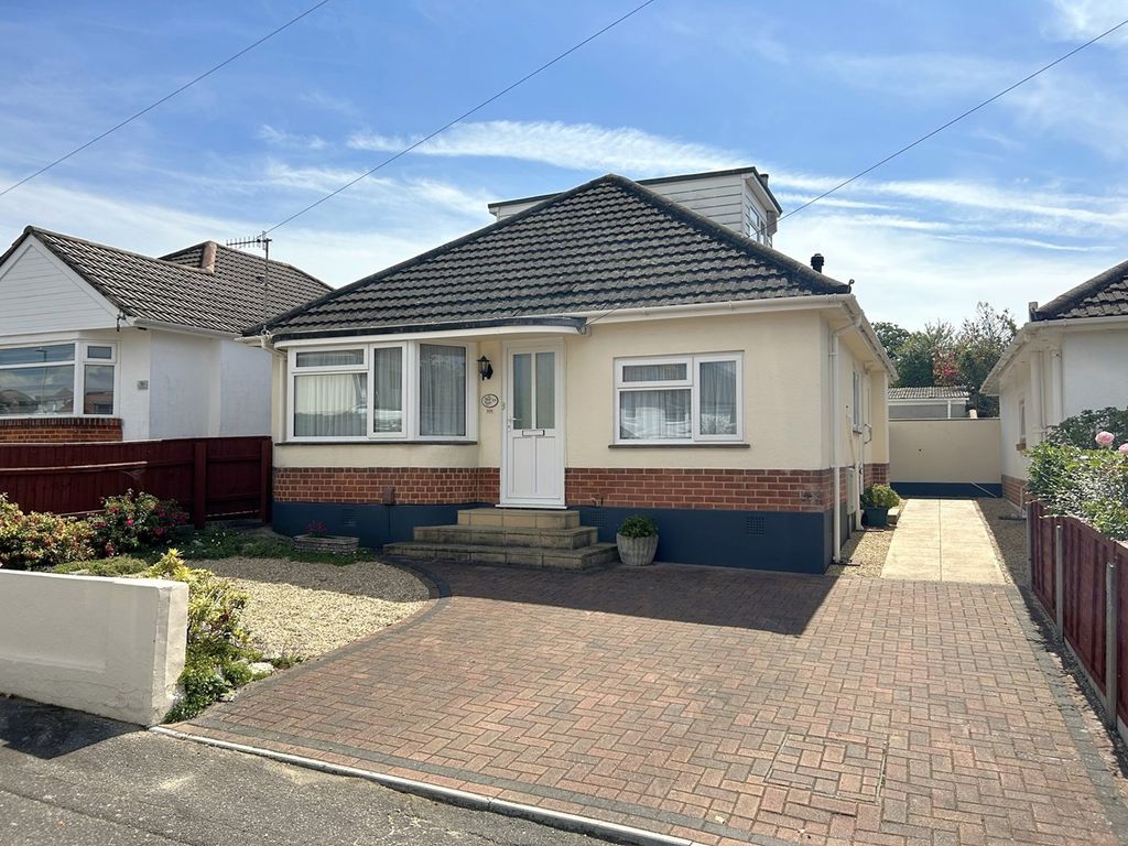 3 bed detached bungalow for sale in Denby Road, Poole BH15, £399,950