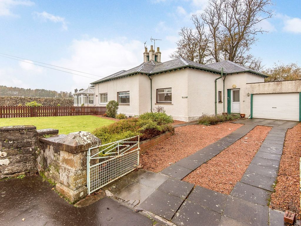 3 bed semi-detached bungalow for sale in Brighton Road, Cupar KY15, £250,000