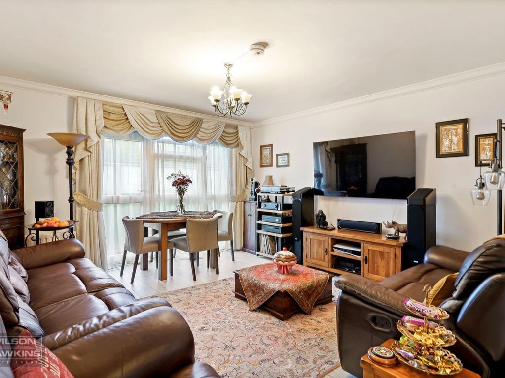 2 bed flat for sale in Apsley Close, North Harrow, Harrow HA2, £335,000