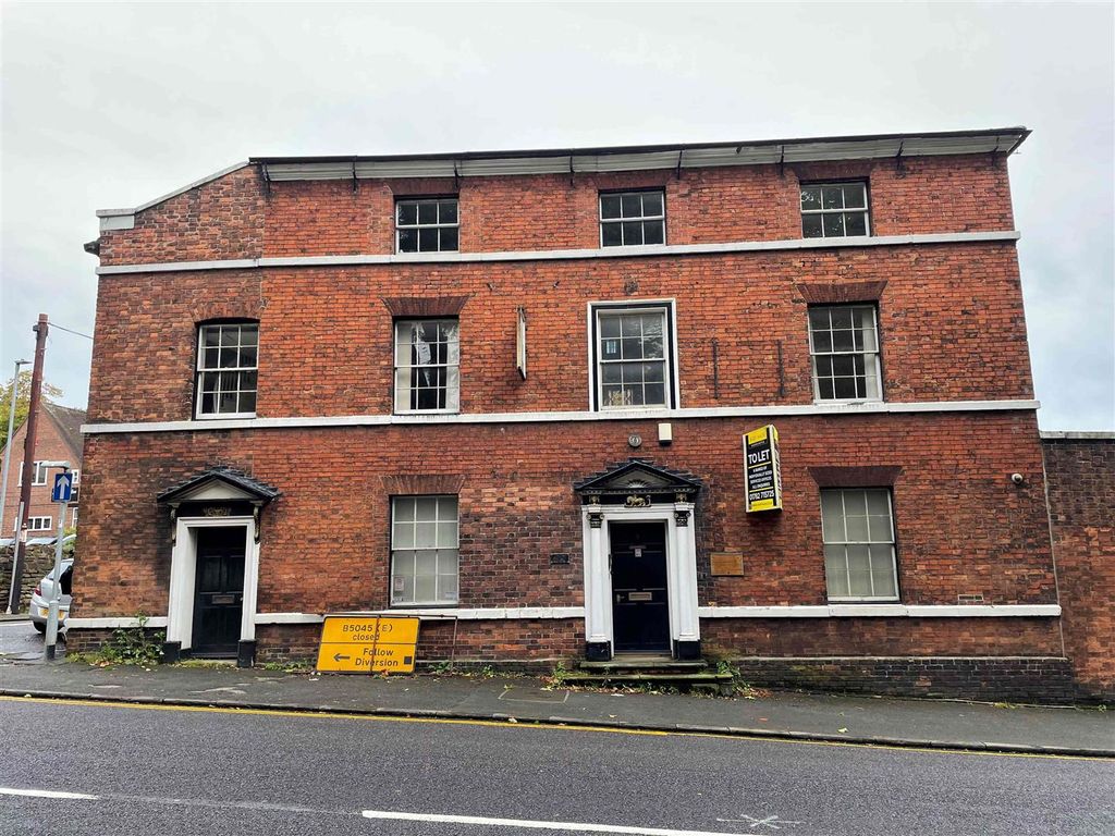 Office to let in Queen Street, Newcastle-Under-Lyme ST5, £5,100 pa