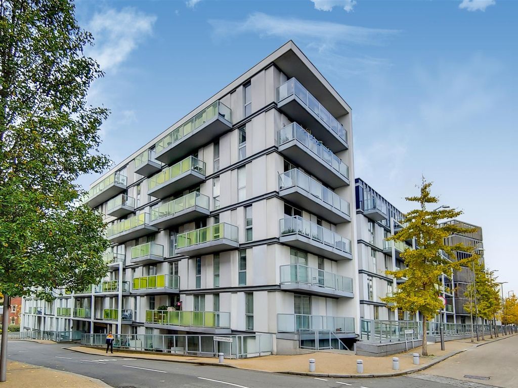 2 bed flat to rent in Emerson Apartments, New River Village, Hornsey N8, £1,950 pcm
