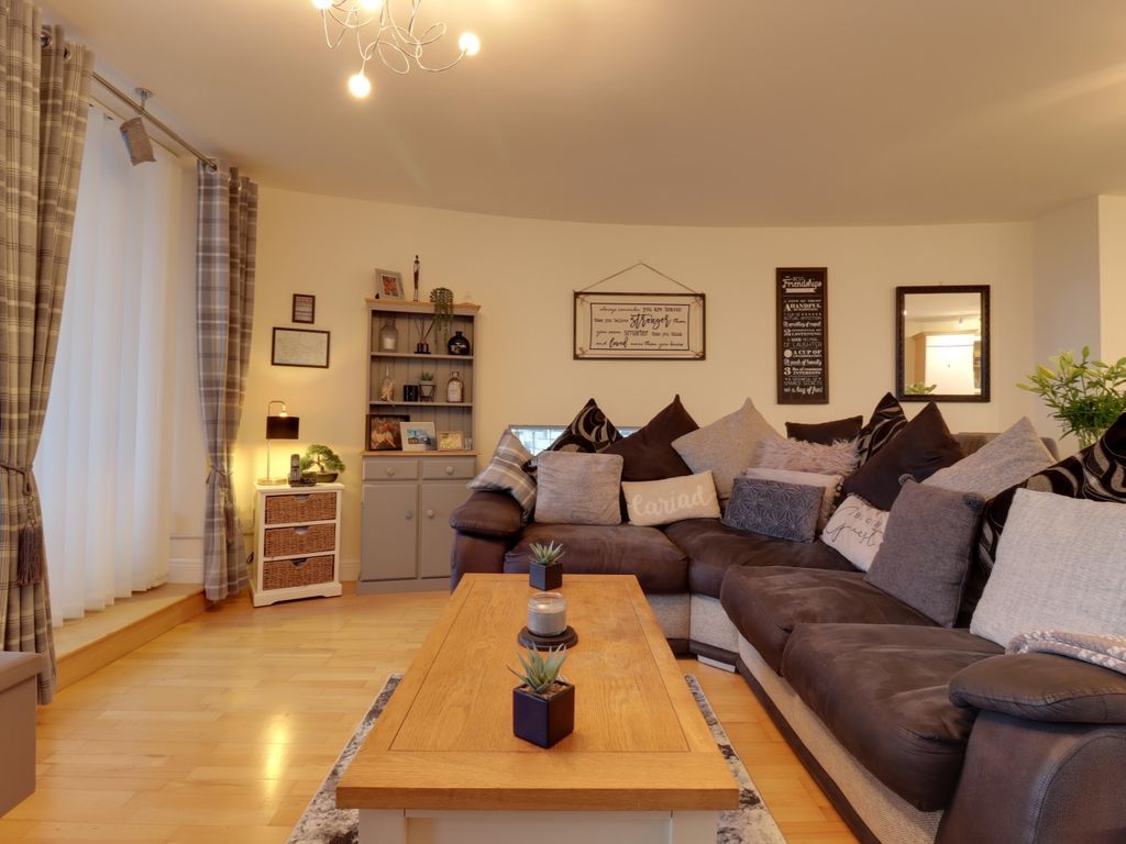 2 bed flat for sale in Esplanade, Porthcawl CF36, £325,000