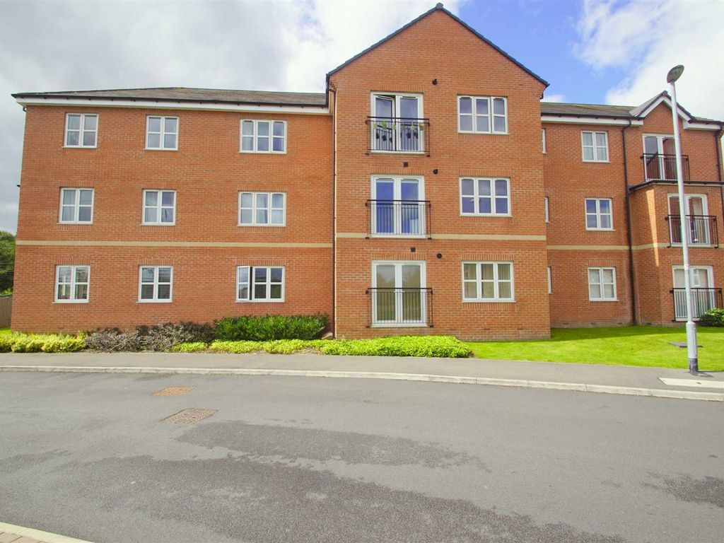 1 bed flat to rent in Grantham Court, 20 Scampston Drive East Ardsley, Wakefield WF3, £695 pcm