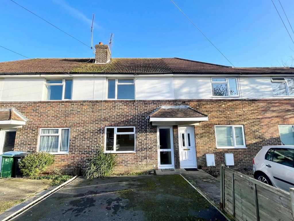 2 bed terraced house to rent in Conbar Avenue, Rustington, Littlehampton BN16, £1,200 pcm