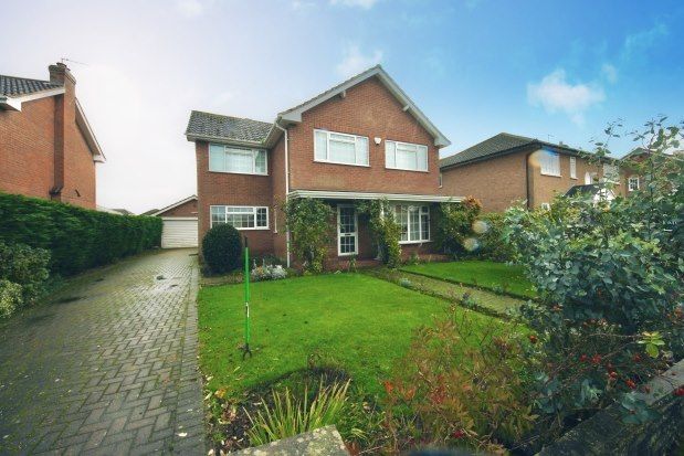5 bed detached house to rent in Hillcrest Avenue, York YO26, £2,100 pcm