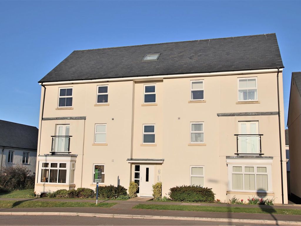 2 bed flat to rent in Little Dale Row, Trevenson Road, Newquay TR7, £895 pcm