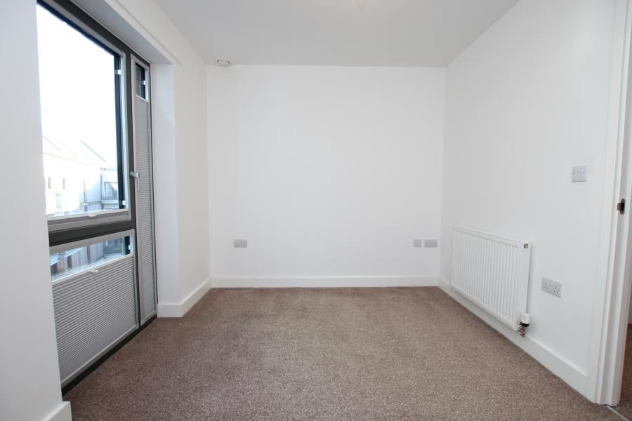 2 bed flat to rent in Gaol Ferry Steps, Bristol BS1, £1,850 pcm