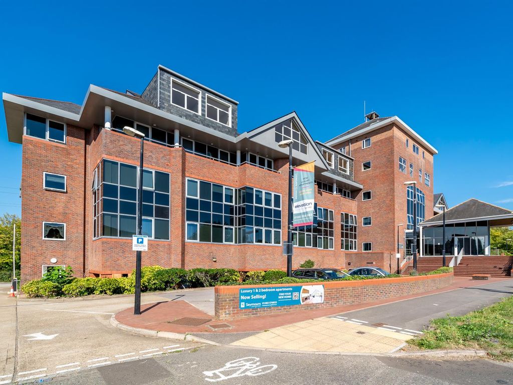New home, 2 bed flat for sale in Ladymead, Guildford GU1, £345,000