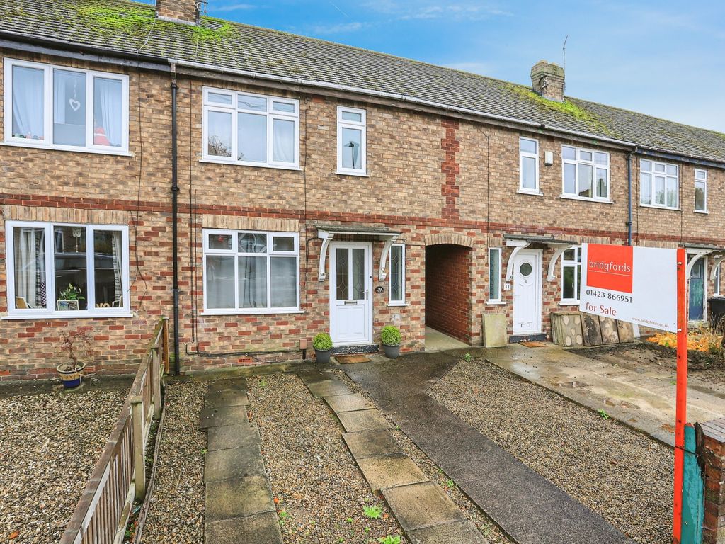 2 bed terraced house for sale in Heathfield Drive, Knaresborough, North Yorkshire HG5, £200,000