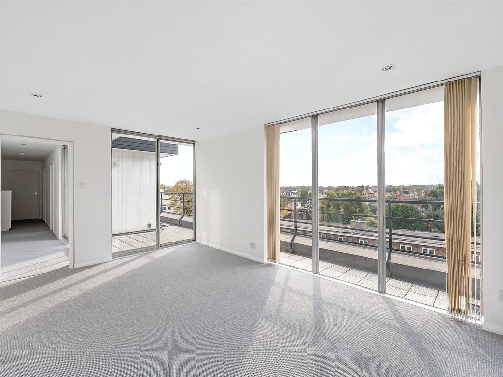 1 bed flat for sale in Nightingale Lane, London SW12, £525,000