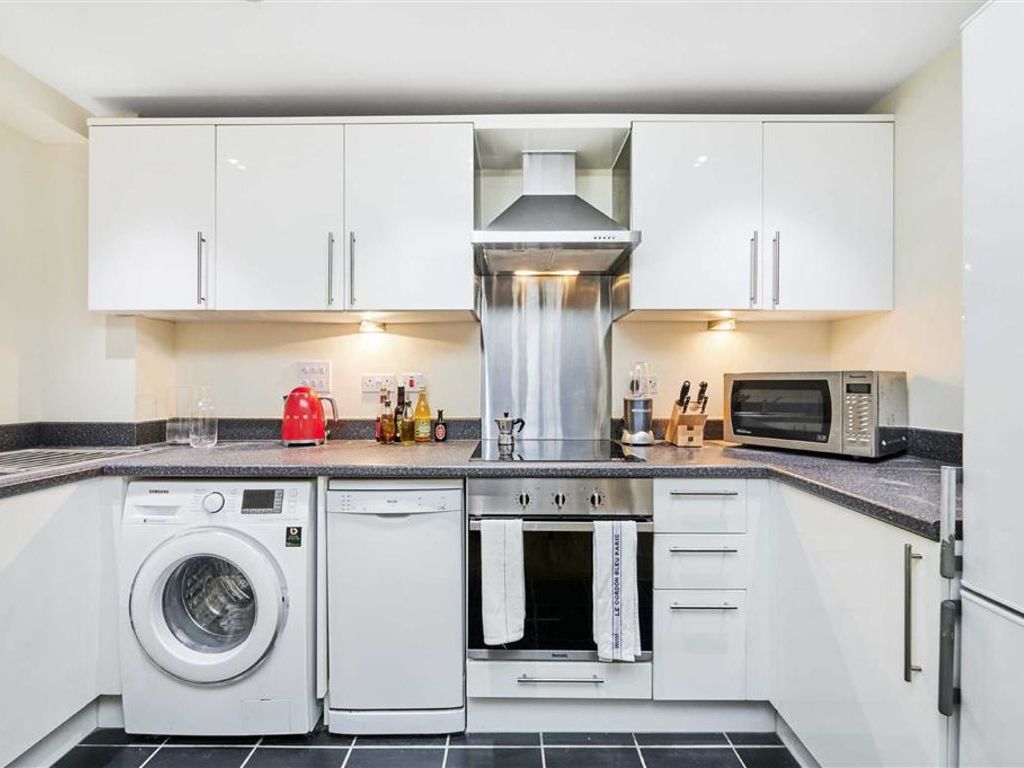 1 bed flat for sale in Liberty Street, London SW9, £375,000