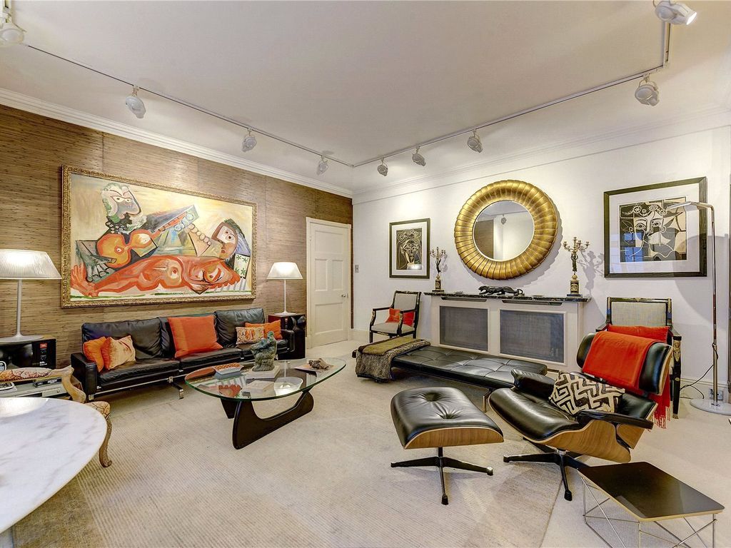 1 bed flat for sale in St. James's Street, St. James's, London SW1A, £1,220,000
