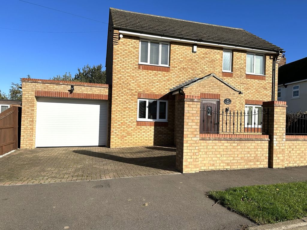 3 bed detached house for sale in Greenfield Way, Dunton, Biggleswade SG18, £410,000