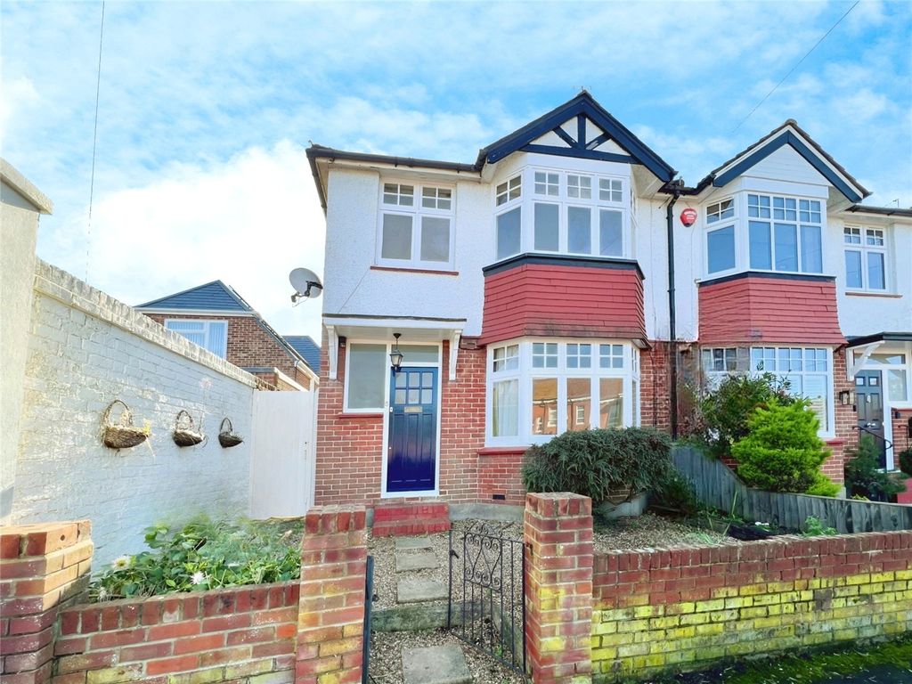 3 bed semi-detached house to rent in Crawford Road, Broadstairs, Kent CT10, £1,250 pcm