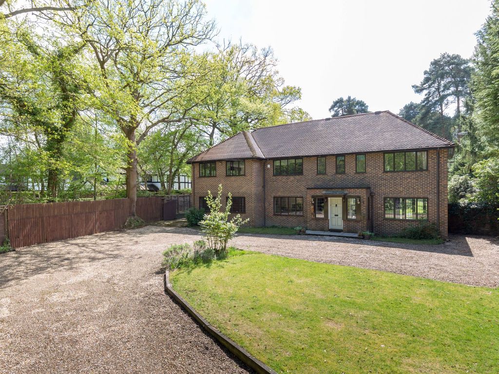 5 bed detached house for sale in Copthorne Road, Felbridge RH19, £950,000