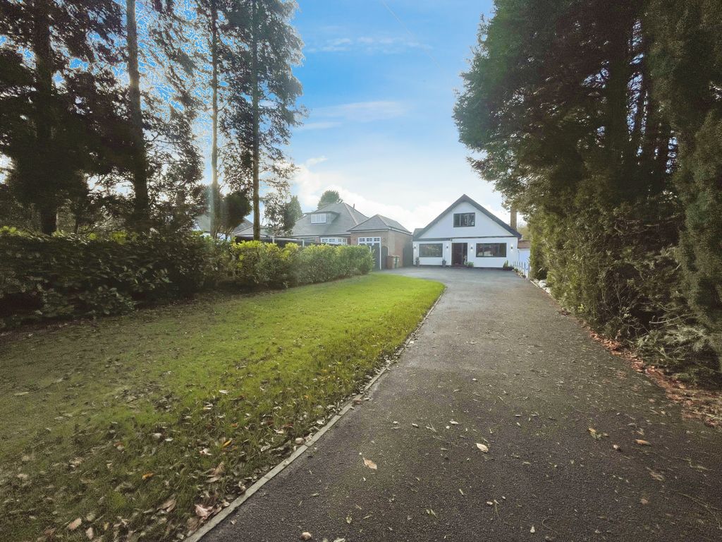 4 bed detached bungalow for sale in Stafford Road, Bloxwich WS3, £465,000