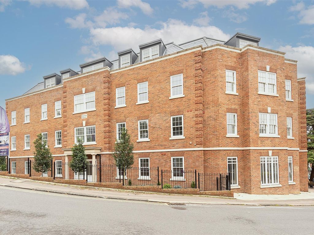 New home, 2 bed flat for sale in Station Approach, Harpenden AL5, £475,000