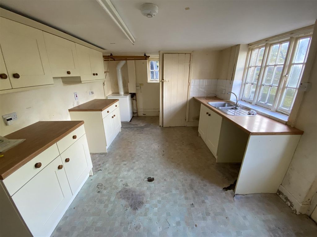 3 bed end terrace house for sale in Duloe, Liskeard PL14, £195,000