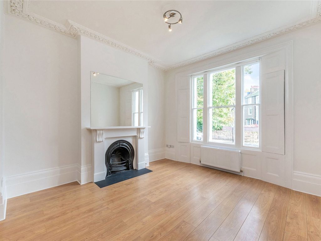 1 bed flat for sale in Wallace Road, Canonbury N1, £550,000